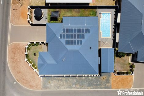 Property photo of 36 Ocean Queen Drive Wandina WA 6530