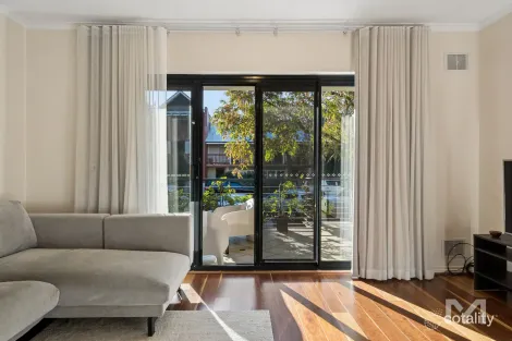 3/10 Doepel St, North Fremantle, WA 6159