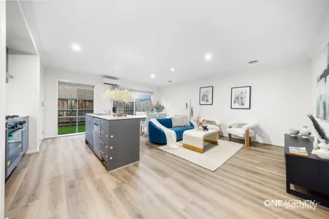 Property photo of 13 Wonderland Road Werribee VIC 3030