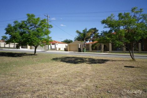 15b Kardinya Rd, Kardinya, WA 6163