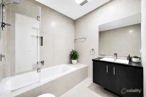 Property photo of 32 Stapley Crescent Chadstone VIC 3148