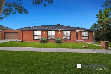 Property photo of 1 Lochalsh Court Endeavour Hills VIC 3802