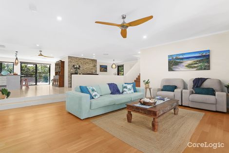 Property photo of 4 Seafarer Court Castaways Beach QLD 4567