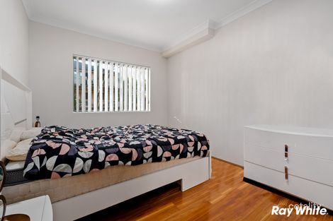 Property photo of 21/11-13 Fourth Avenue Blacktown NSW 2148