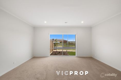 Property photo of 71 Alfred Road Werribee VIC 3030
