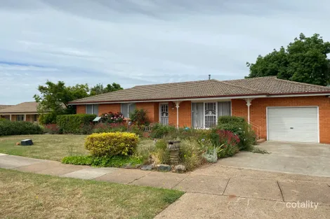 14 STIRLING PL, BLAYNEY, NSW 2799
