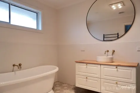 Property photo of 18 Rawhiti Road Emerald VIC 3782