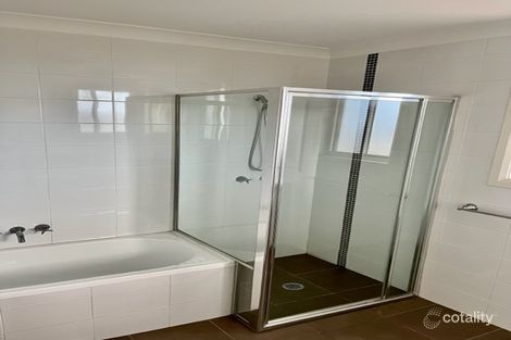 Property photo of 2/27A Hennesy Street Flinders NSW 2529