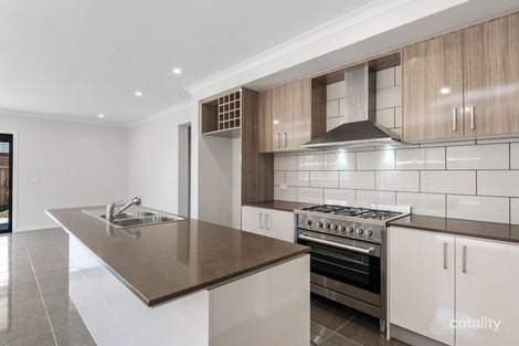 Property photo of 27 Primrose Crescent Mickleham VIC 3064