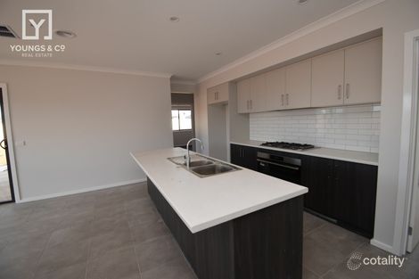 Property photo of 47 Burrumbeet Crescent Kialla VIC 3631