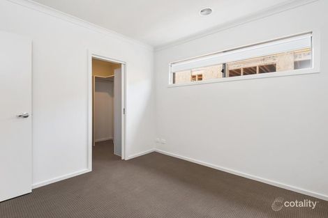 Property photo of 14 Edara Circuit Greenvale VIC 3059