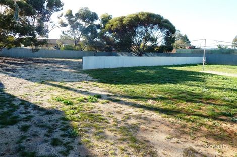 Property photo of 1 Kaesler Street Loxton SA 5333