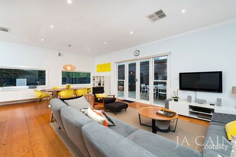 Property photo of 2 Jickell Avenue Glen Iris VIC 3146