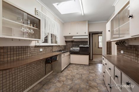 Property photo of 13 Ranfurlie Road Forest Hill VIC 3131