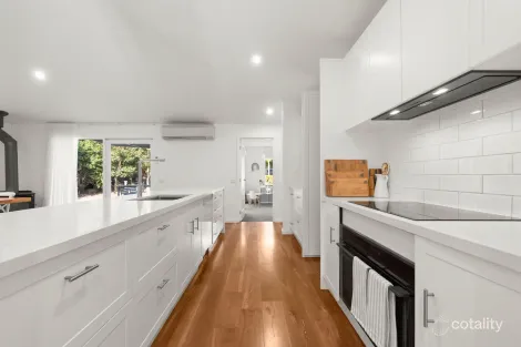 Property photo of 9 Pinehill Drive Pakenham VIC 3810