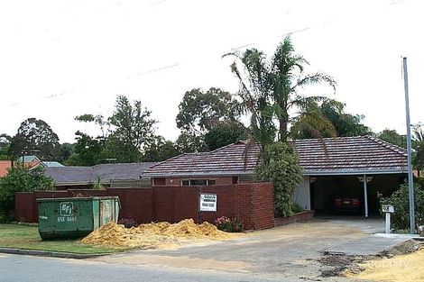 18 Horrocks Rd, Booragoon, WA 6154