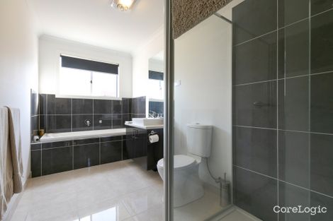 Property photo of 12/11 Hawk Avenue Pakenham VIC 3810