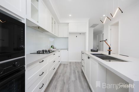 Property photo of 31 Mervyn Drive Greenvale VIC 3059