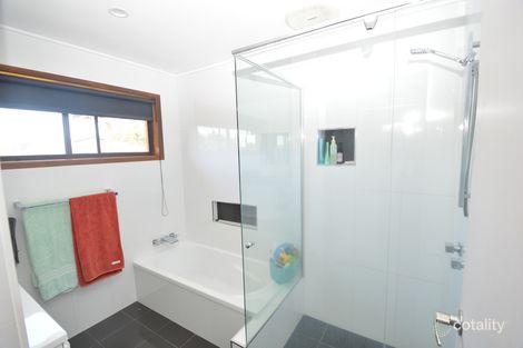 Property photo of 46 Coonawarra Court Yamba NSW 2464