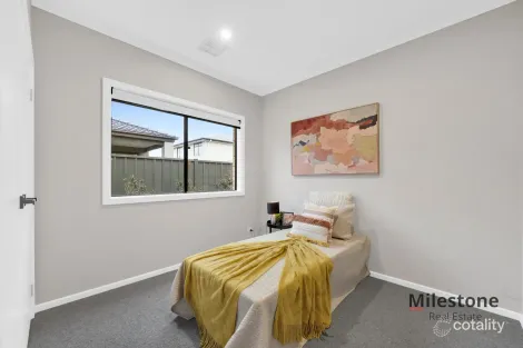 Property photo of 18 Prose Street Clyde North VIC 3978