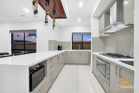 Property photo of 11 Botany Circuit Tarneit VIC 3029