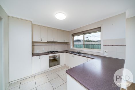 Property photo of 3/29 The Boulevarde Kooringal NSW 2650