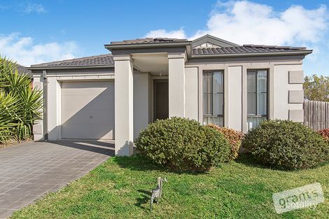 Property photo of 35 Melzak Way Berwick VIC 3806