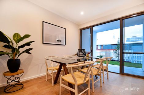 Property photo of 98 Sunstone Boulevard Treeby WA 6164