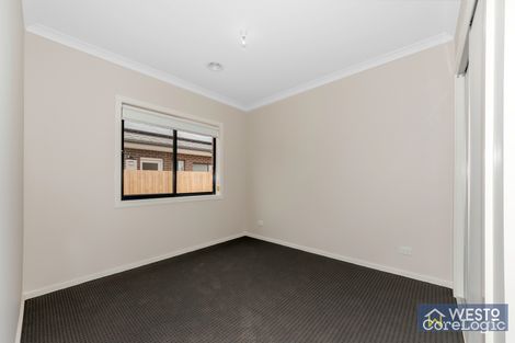 Property photo of 21 Granholm Grove Harkness VIC 3337