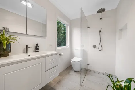 Property photo of 15 Brisbane Avenue Mount Kuring-Gai NSW 2080