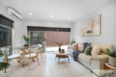 Property photo of 44 Tarneit Road Werribee VIC 3030