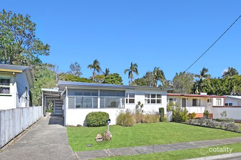 Property photo of 26 Heydon Avenue Labrador QLD 4215