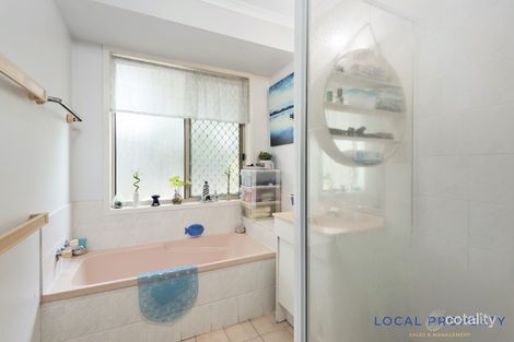 Property photo of 16 Sundowner Street Regents Park QLD 4118
