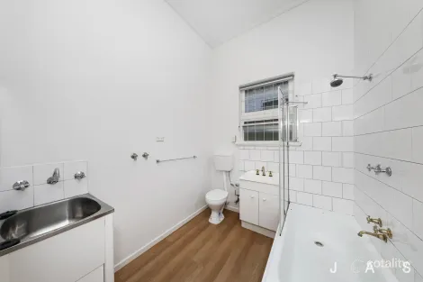 Property photo of 131 Mt Alexander Road Flemington VIC 3031