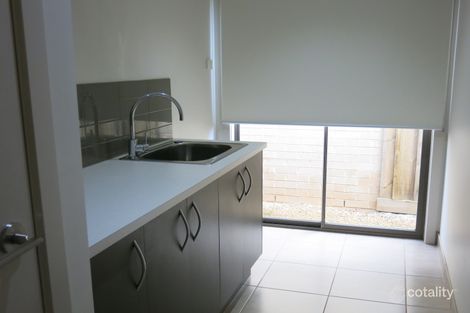 Property photo of 16 Rivoli Close Fraser Rise VIC 3336