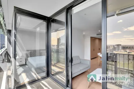 Property photo of 1407/151 Berkeley Street Melbourne VIC 3000