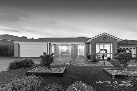 Property photo of 30 Jindabyne Avenue Taylors Hill VIC 3037
