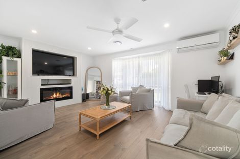 Property photo of 17 Sandfield Drive Carrum Downs VIC 3201