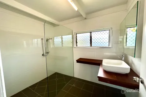 Property photo of 18 Purbeck Place Edge Hill QLD 4870