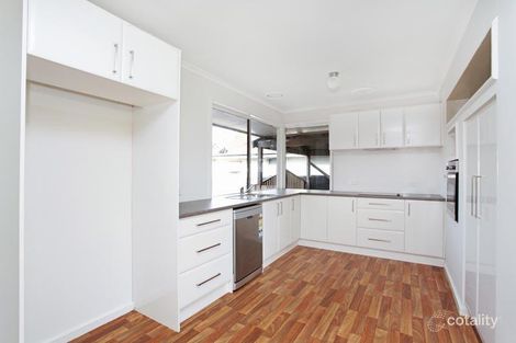 Property photo of 15 Lindsay Avenue Sunbury VIC 3429