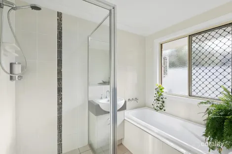 Property photo of 67 Bottlebrush Drive Lammermoor QLD 4703