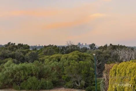 Property photo of 52 Burke Drive Attadale WA 6156