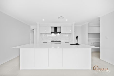 19 Norfolk Dr, Southern River, WA 6110