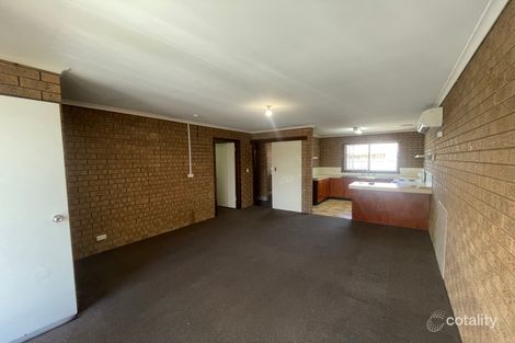 Property photo of 2/482 Breen Street Lavington NSW 2641