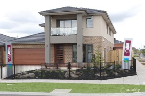 8 Peppermint Gr, Taylors Hill, VIC 3037