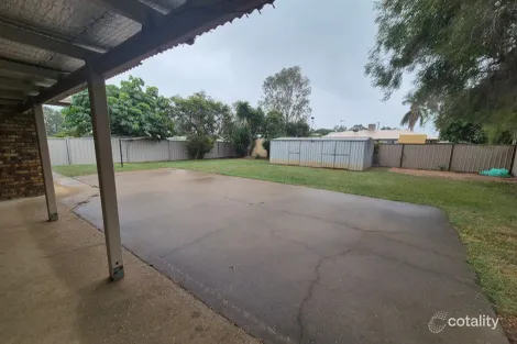 Property photo of 6 Roberts Street Emerald QLD 4720