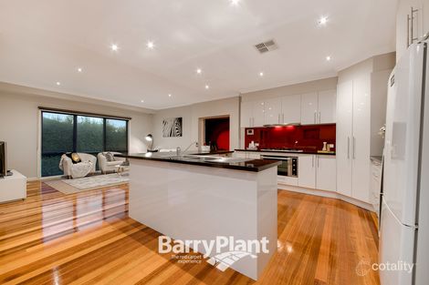 Property photo of 100 Livingstone Boulevard Pakenham VIC 3810
