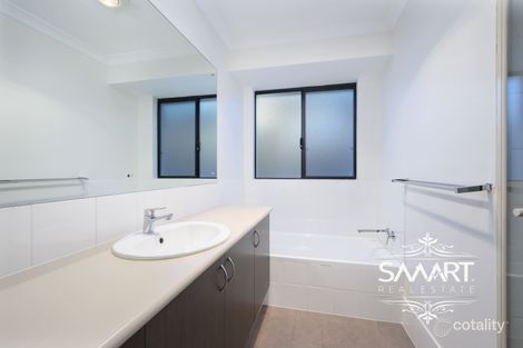 Property photo of 12 Gullane Way Meadow Springs WA 6210