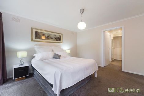 Property photo of 19 Trenton Place Mooroolbark VIC 3138