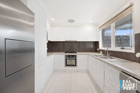 Property photo of 32 George Chudleigh Drive Hallam VIC 3803
